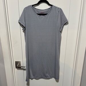 Vineyard Vines L Striped Black and White T-Shirt Dress